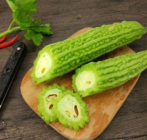 吃生瓜不吃熟瓜什么意思